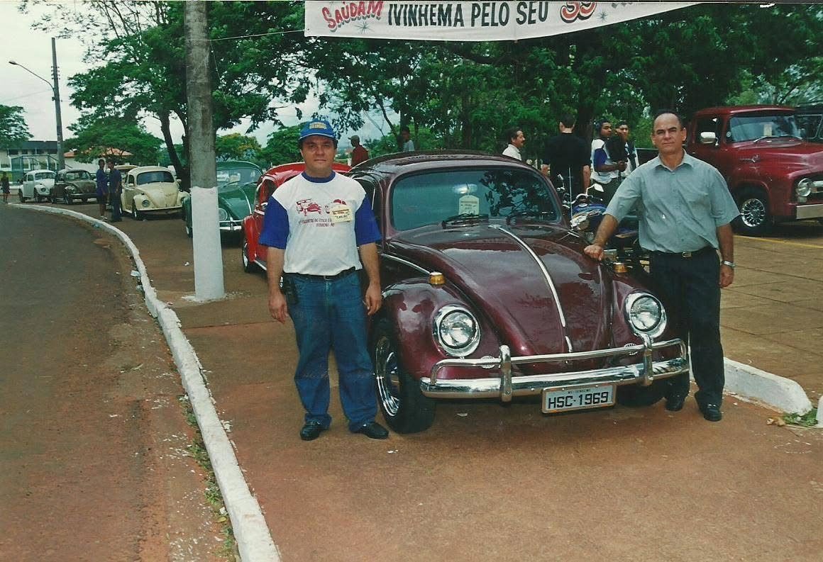 Carlinhos e Prof.Geraldo junto ao Fusca 1969